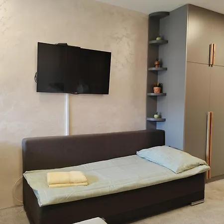 Centar - Konaci, Lux Andrea *